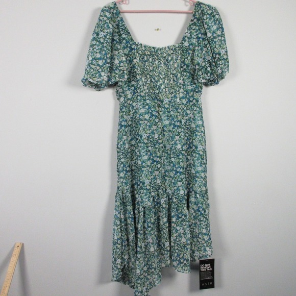 ASTR Sweetheart Puff Sleeve Floral Midi Dress L Green Smocked Cocktail Boho 330 - Picture 3 of 12
